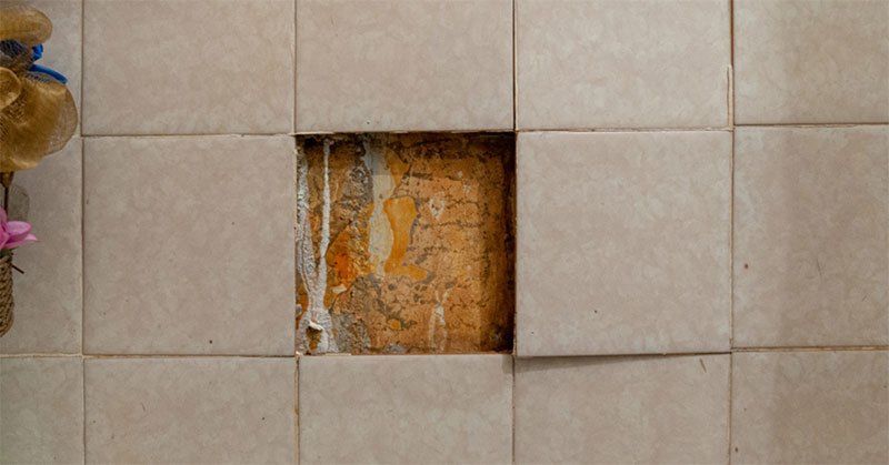 How to Replace Bathroom Tiles That Have Fallen Off